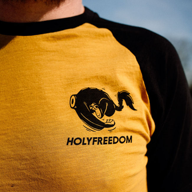 Holy Freedom Camiseta Shoeles Joe