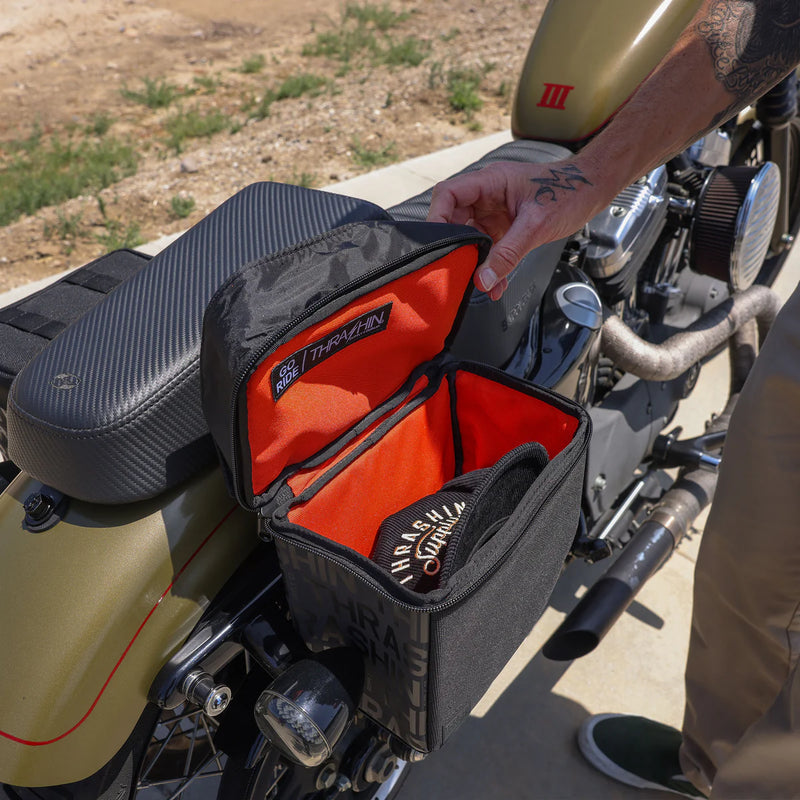 Thrashin Supply Mini Essential 8L Juego de alforjas para motocicleta