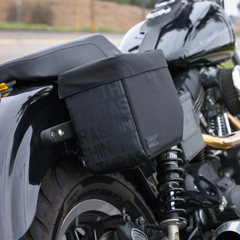 Thrashin Supply Essential Base 10L Juego de alforjas para motocicleta