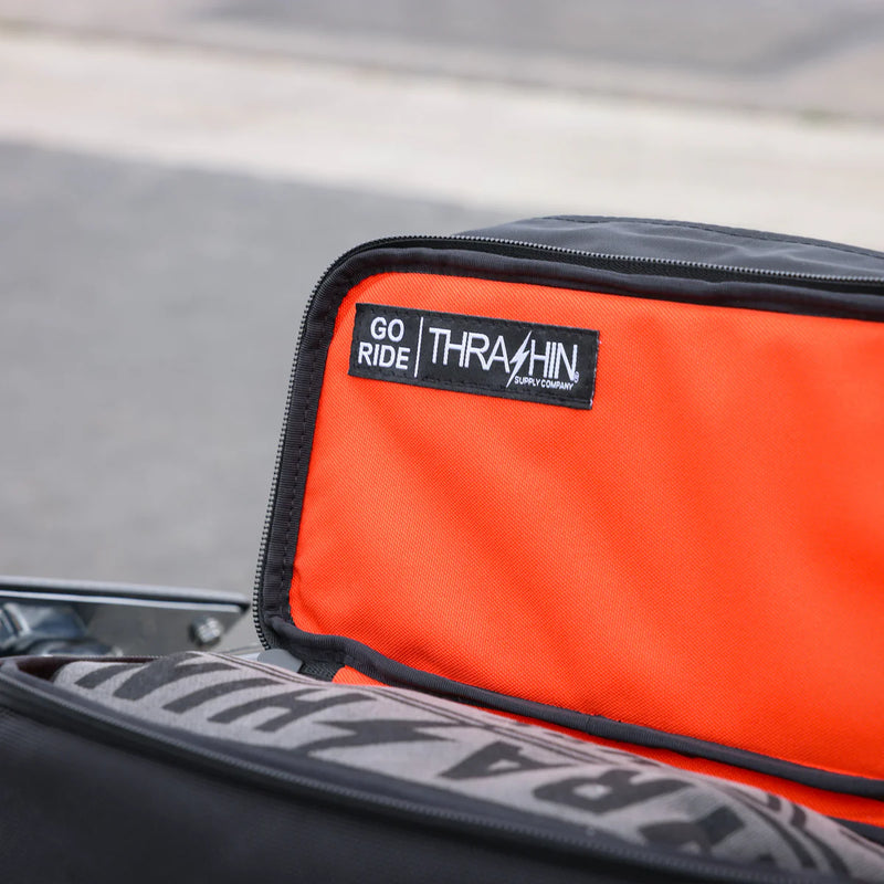 Thrashin Supply Essential Base 10L Juego de alforjas para motocicleta