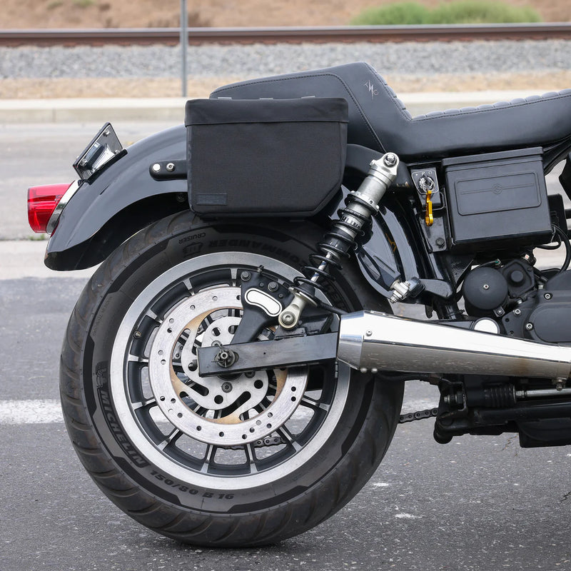 Thrashin Supply Essential Base 10L Juego de alforjas para motocicleta
