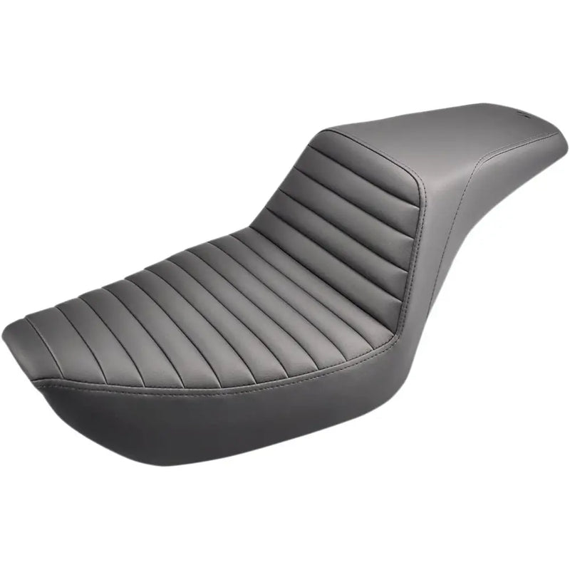 Saddlemen Step-Up Front Tuck-n-Roll para Harley