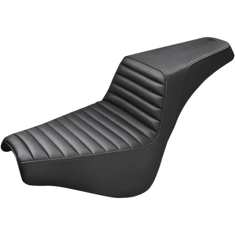 Saddlemen Step-Up Front Tuck-n-Roll para Harley