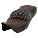 Saddlemen Roadsofa Extended Reach Honeycomb Seat for Harley 08-25 Touring (excl. 23-25 CVO; 24-25 Road Glide / Street Glide) / Black / Orange / Without heating / Without backrest  - Customhoj